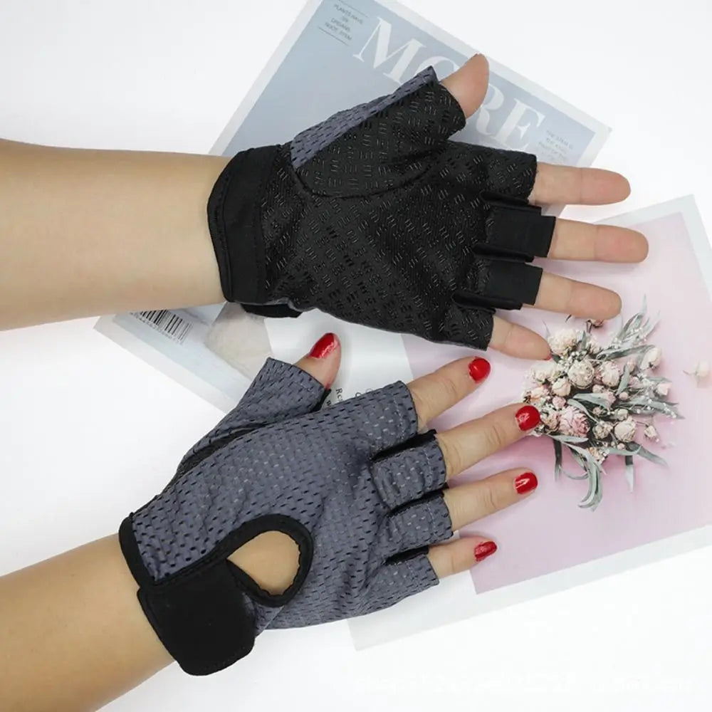 Weightlifting gloves with wrist strap – tactical outdoor style