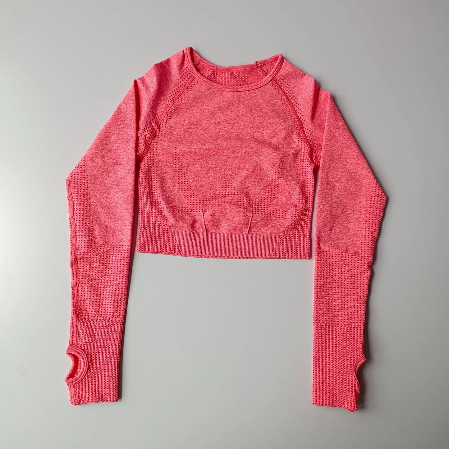 long-sleeve yoga crop top with a built-in bra —perfect for workouts, yoga sessions, or summer activewear.