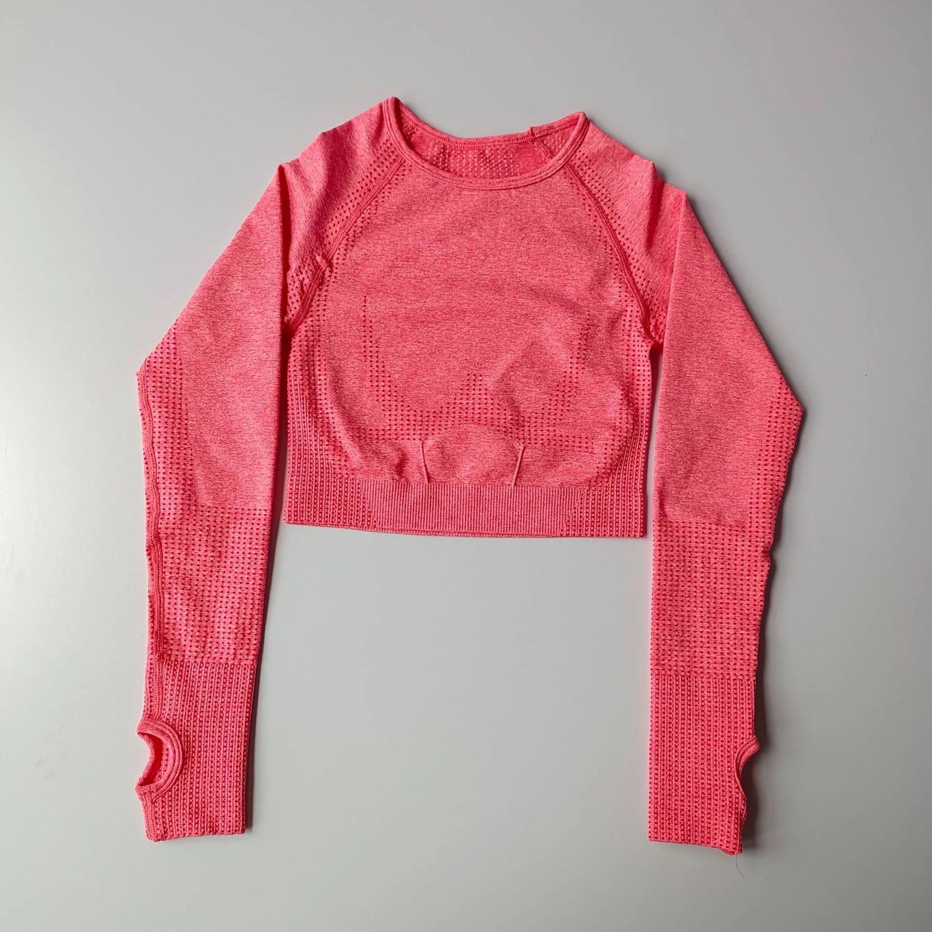 long-sleeve yoga crop top with a built-in bra —perfect for workouts, yoga sessions, or summer activewear.