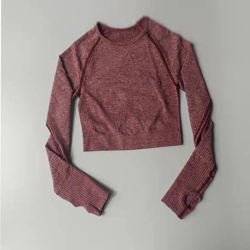 long-sleeve yoga crop top with a built-in bra —perfect for workouts, yoga sessions, or summer activewear.