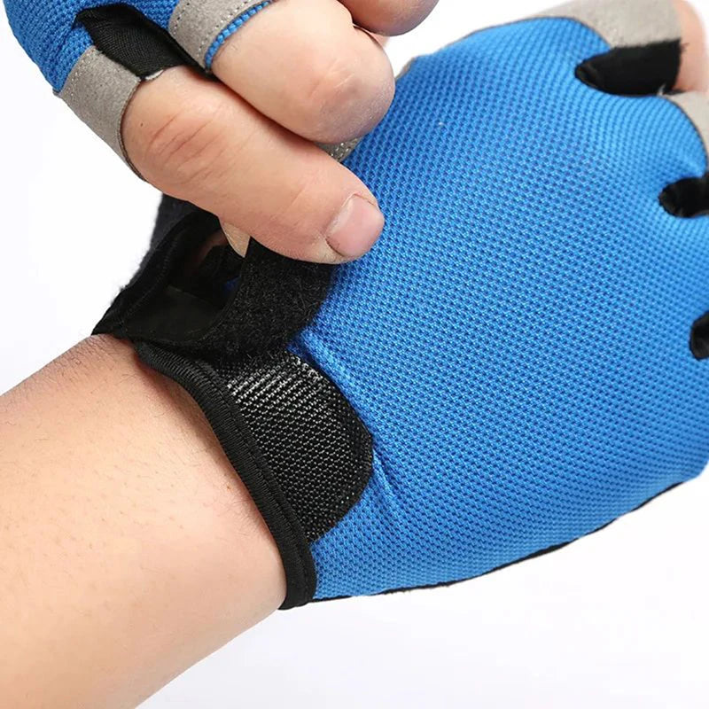 Breathable half-finger gym gloves with padded palm and anti-slip grip