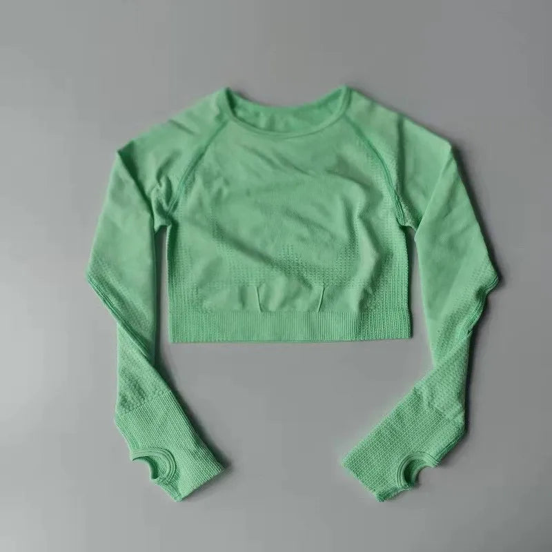 long-sleeve yoga crop top with a built-in bra —perfect for workouts, yoga sessions, or summer activewear.
